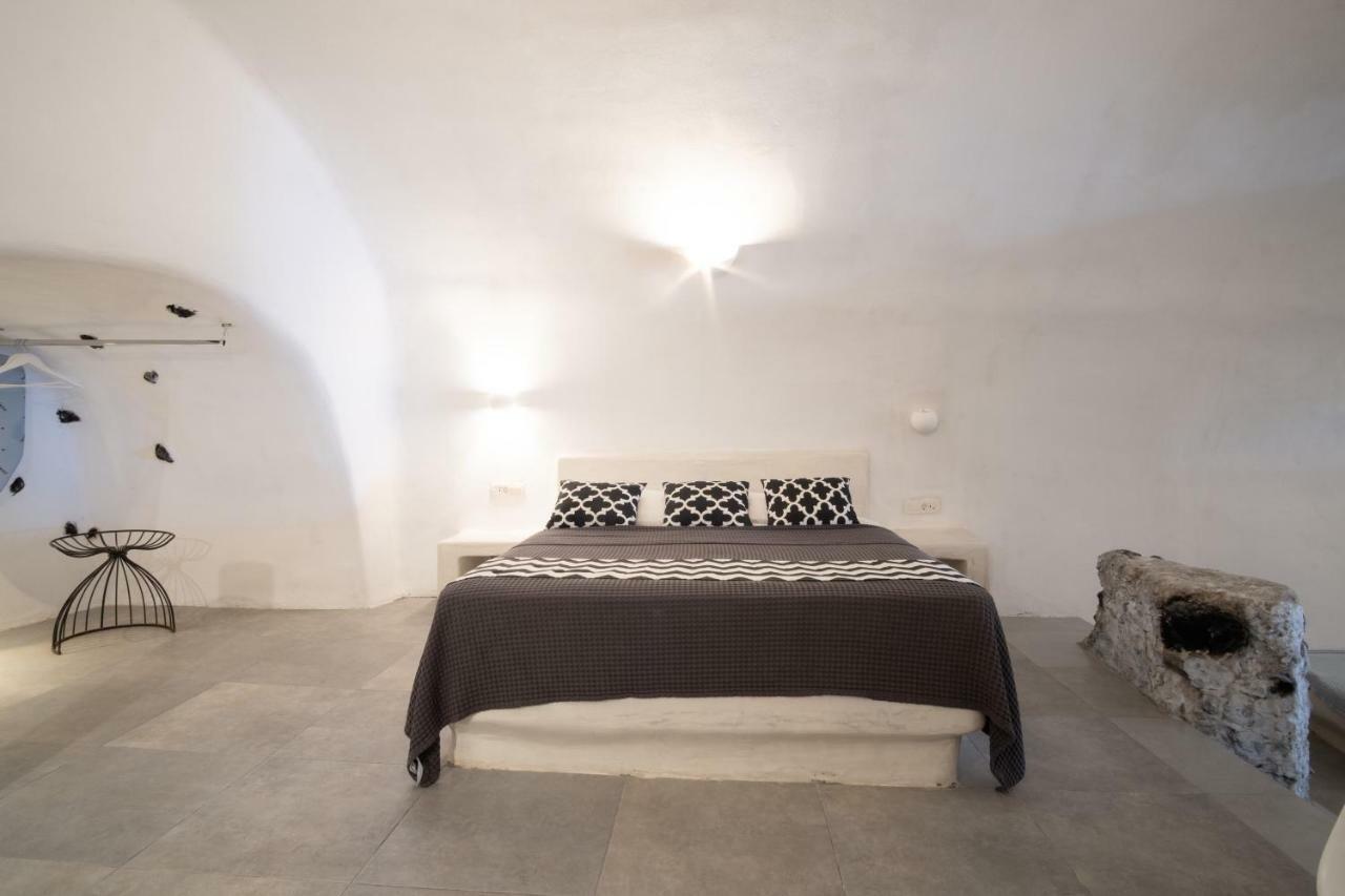 On The Cliff Hotel Fira  Bagian luar foto